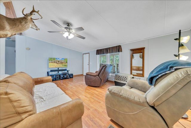 5642 Altice RD, Moneta, VA 24121