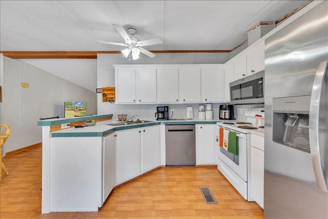 5642 Altice RD, Moneta, VA 24121