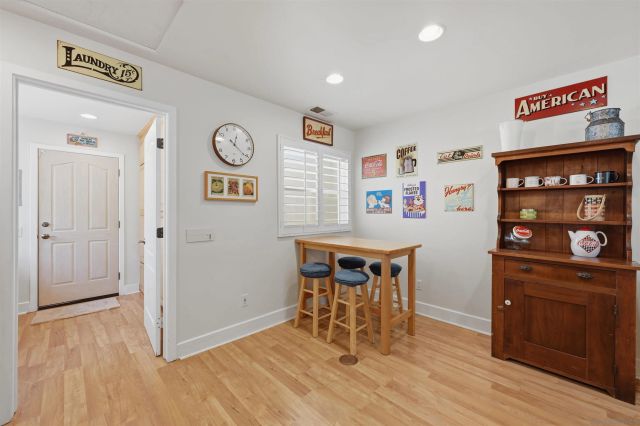 4652 Cass St, Pacific Beach, CA 92109