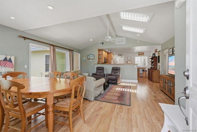 4652 Cass St, Pacific Beach, CA 92109
