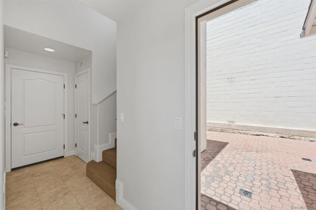4652 Cass St, Pacific Beach, CA 92109