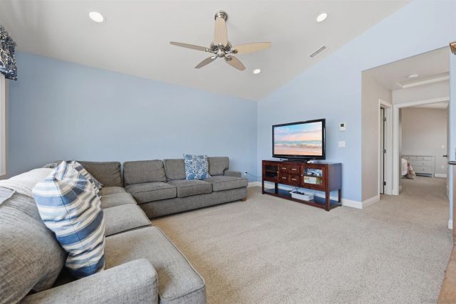 4652 Cass St, Pacific Beach, CA 92109