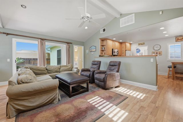 4652 Cass St, Pacific Beach, CA 92109