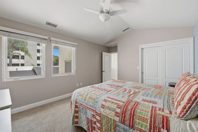 4652 Cass St, Pacific Beach, CA 92109