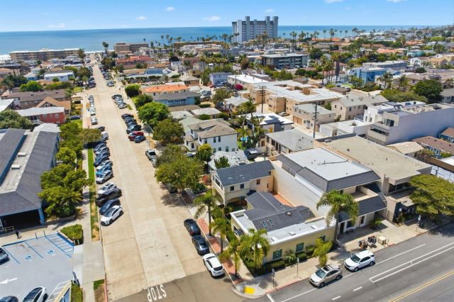 4652 Cass St, Pacific Beach, CA 92109