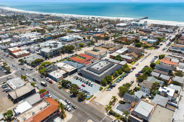 4652 Cass St, Pacific Beach, CA 92109