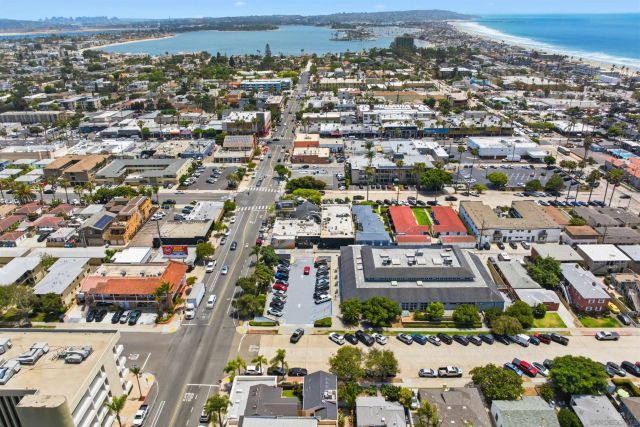 4652 Cass St, Pacific Beach, CA 92109
