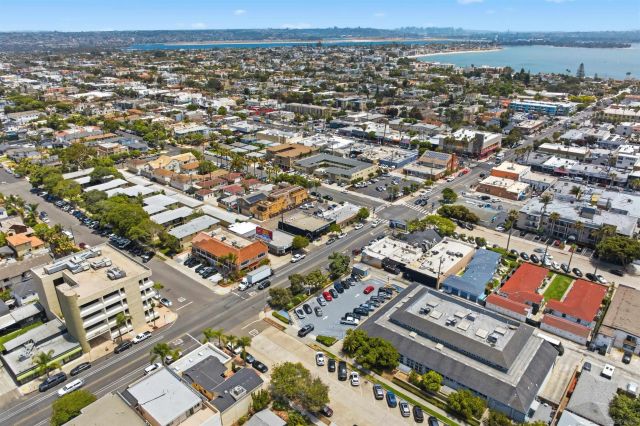 4652 Cass St, Pacific Beach, CA 92109