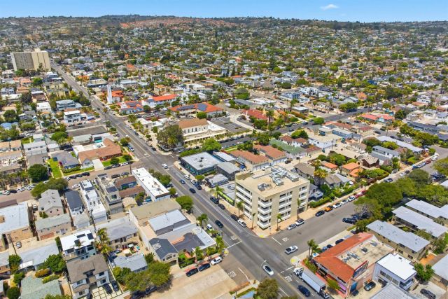 4652 Cass St, Pacific Beach, CA 92109