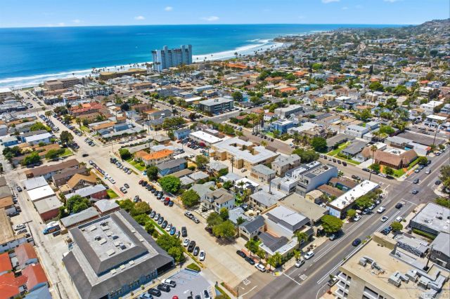 4652 Cass St, Pacific Beach, CA 92109