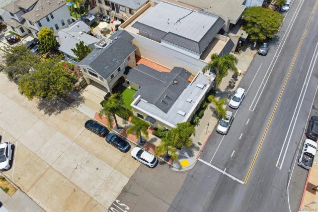 4652 Cass St, Pacific Beach, CA 92109