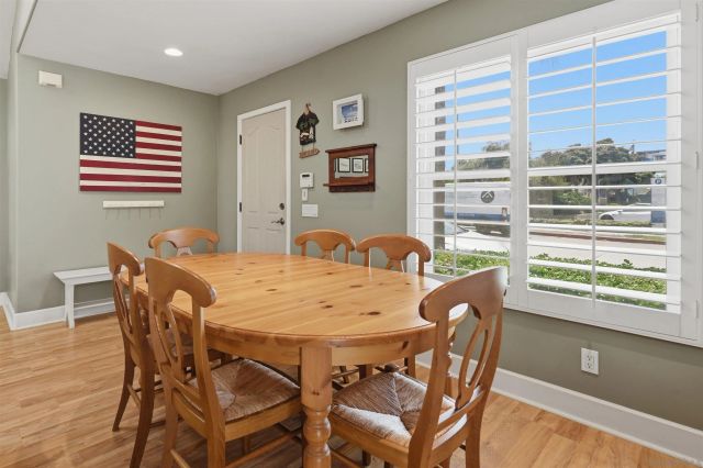 4652 Cass St, Pacific Beach, CA 92109