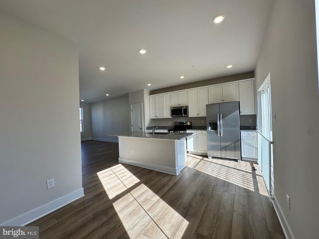 10800 COSMIC PL, La Plata, MD 20646