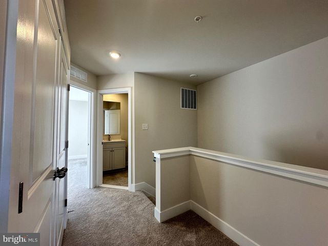 10800 COSMIC PL, La Plata, MD 20646