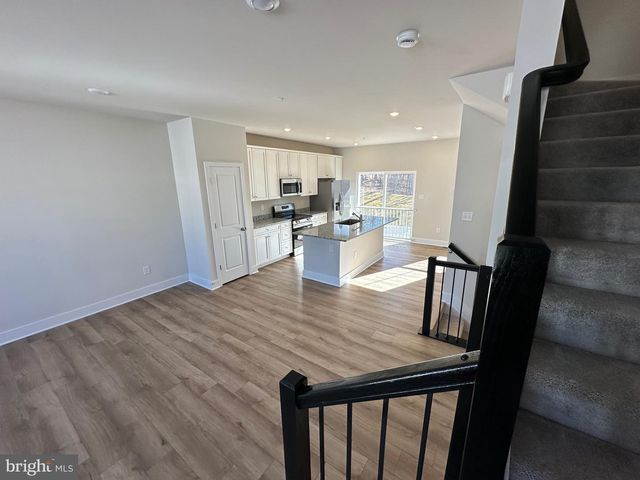 10800 COSMIC PL, La Plata, MD 20646