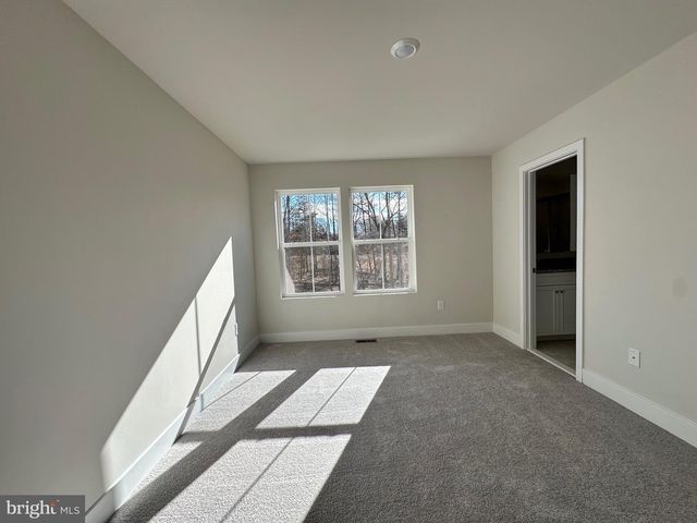 10800 COSMIC PL, La Plata, MD 20646