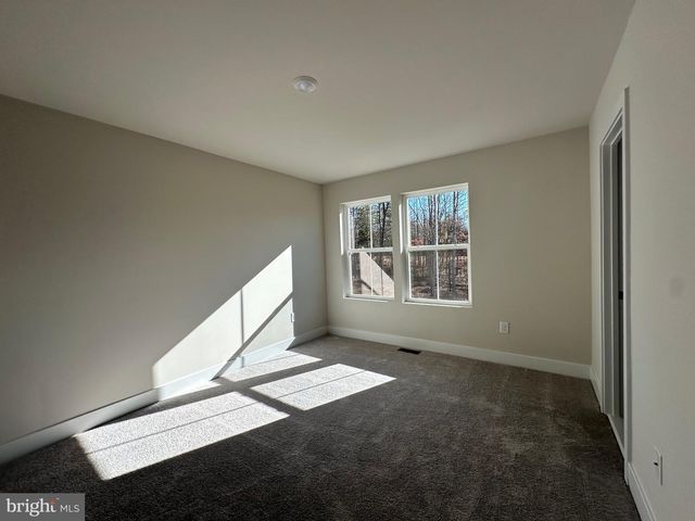 10800 COSMIC PL, La Plata, MD 20646