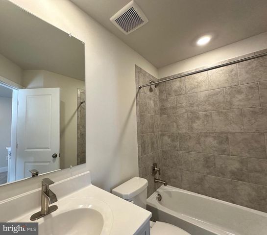 10800 COSMIC PL, La Plata, MD 20646