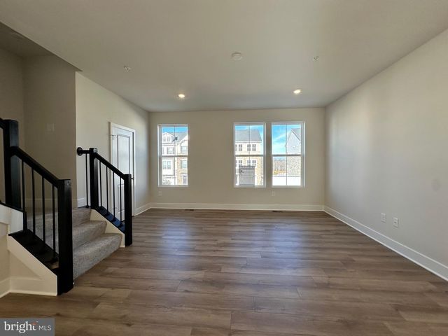 10800 COSMIC PL, La Plata, MD 20646