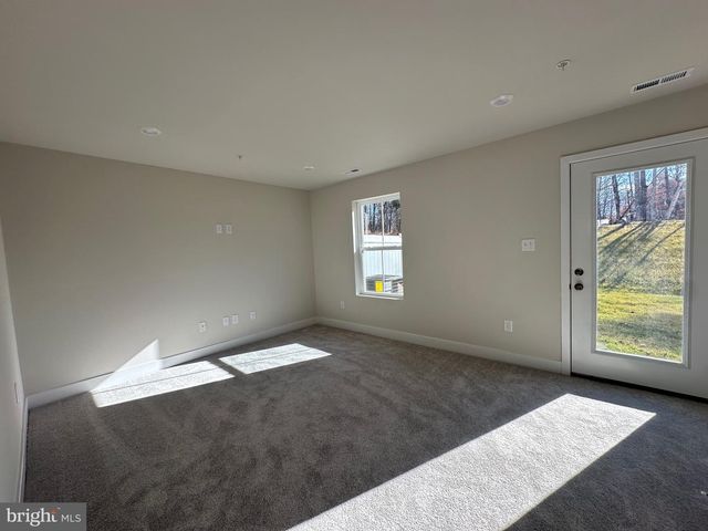 10800 COSMIC PL, La Plata, MD 20646