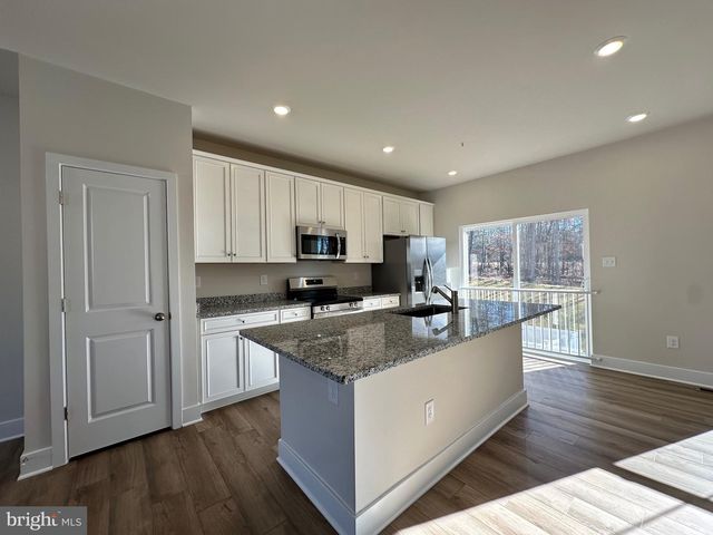 10800 COSMIC PL, La Plata, MD 20646