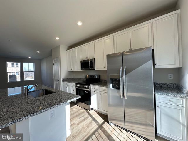 10800 COSMIC PL, La Plata, MD 20646