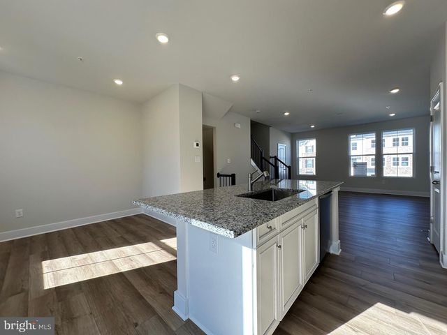 10800 COSMIC PL, La Plata, MD 20646