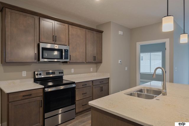 8209 S 178th Street, Omaha, NE 68136