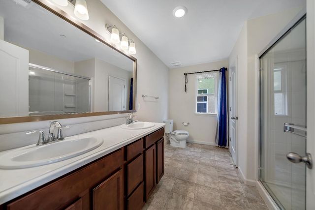 815 Starke Dr, Ceres, CA 95307