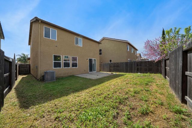 815 Starke Dr, Ceres, CA 95307