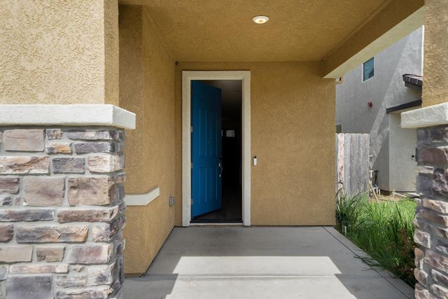 815 Starke Dr, Ceres, CA 95307