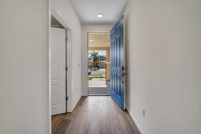 815 Starke Dr, Ceres, CA 95307