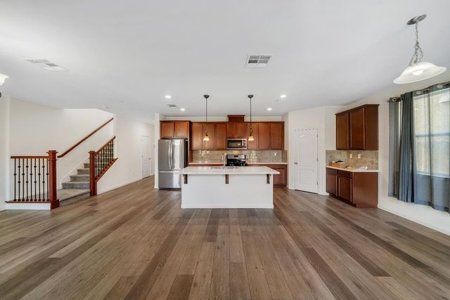 815 Starke Dr, Ceres, CA 95307