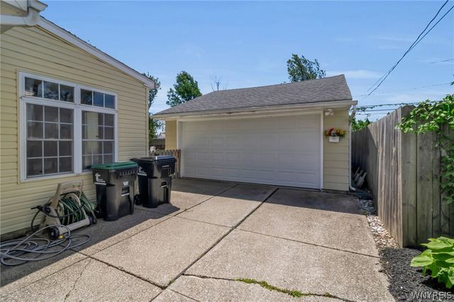 241 Woodcrest Boulevard, Tonawanda, NY 14223