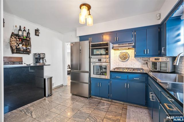 15 Furrey Place, Paterson, NJ 07522