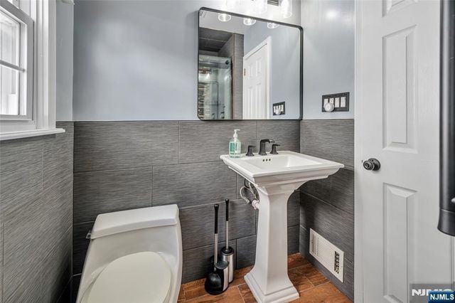 15 Furrey Place, Paterson, NJ 07522