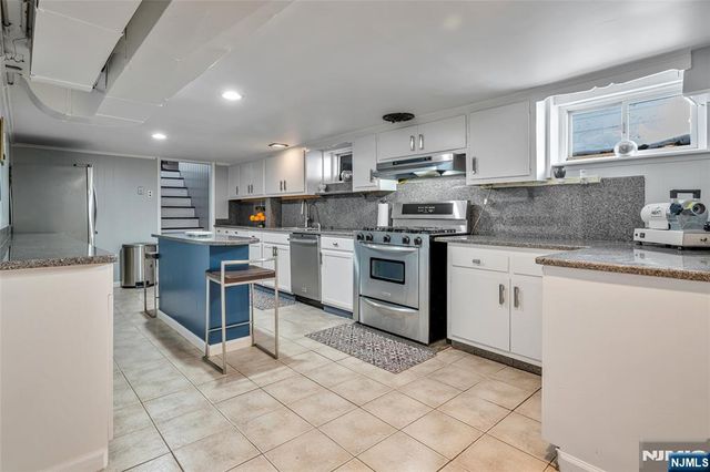 15 Furrey Place, Paterson, NJ 07522