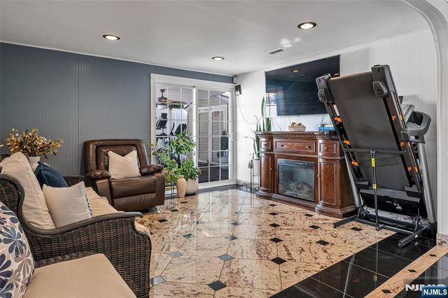 15 Furrey Place, Paterson, NJ 07522