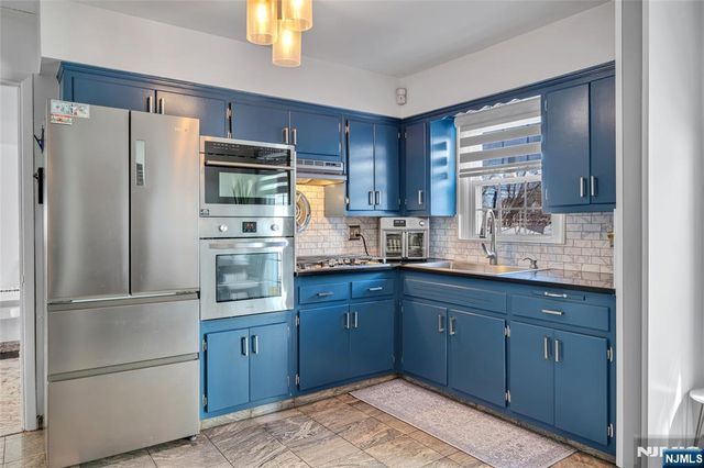 15 Furrey Place, Paterson, NJ 07522