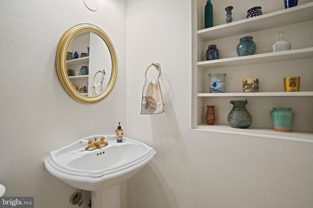 5320 ALBEMARLE ST, Bethesda, MD 20816