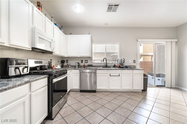 6880 Silver Eagle Avenue, Las Vegas, NV 89122