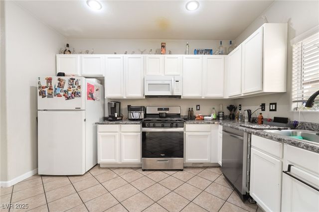 6880 Silver Eagle Avenue, Las Vegas, NV 89122