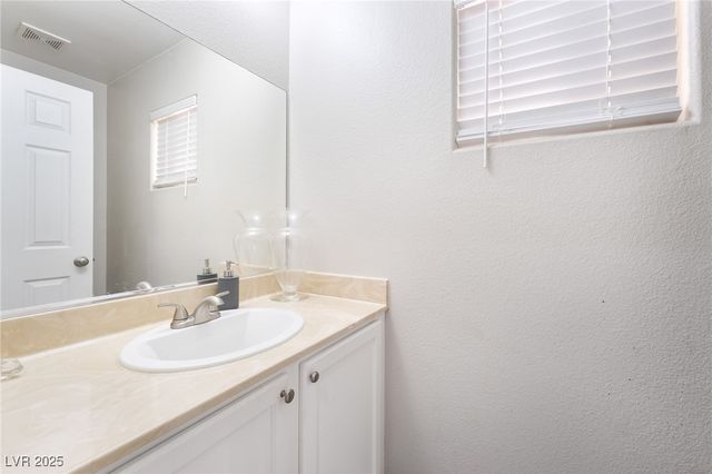 6880 Silver Eagle Avenue, Las Vegas, NV 89122