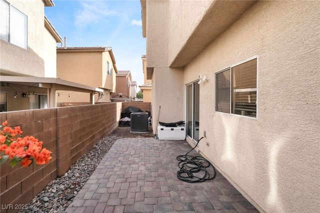 6880 Silver Eagle Avenue, Las Vegas, NV 89122