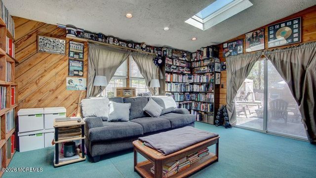 8 Darby Road, Marlboro, NJ 07746