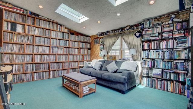 8 Darby Road, Marlboro, NJ 07746