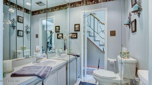 8 Darby Road, Marlboro, NJ 07746