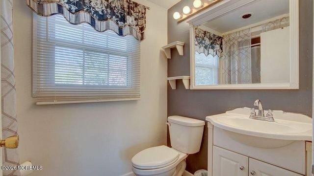 8 Darby Road, Marlboro, NJ 07746