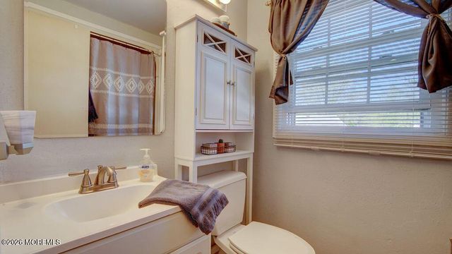 8 Darby Road, Marlboro, NJ 07746