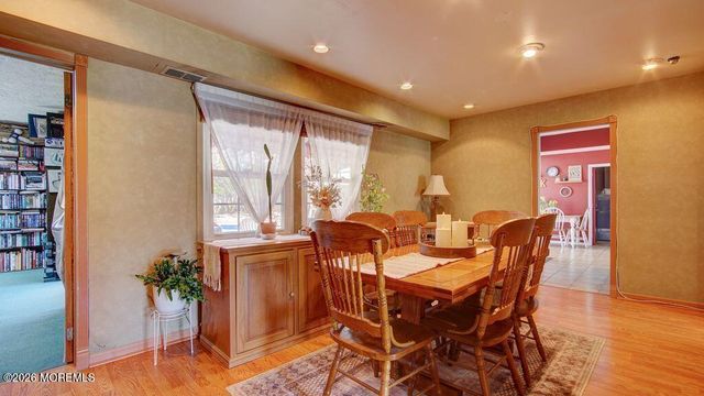 8 Darby Road, Marlboro, NJ 07746